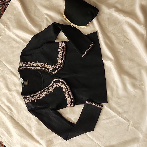 Vintage Silk Skirt (Medium) and Grace Dane Lewis Knit Top Small, $68 - Picture 4 of 16